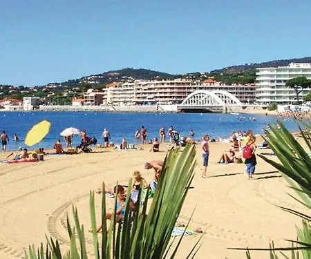Studio Cabine Ensoleille En Plein Centre Dans Avec Piscine