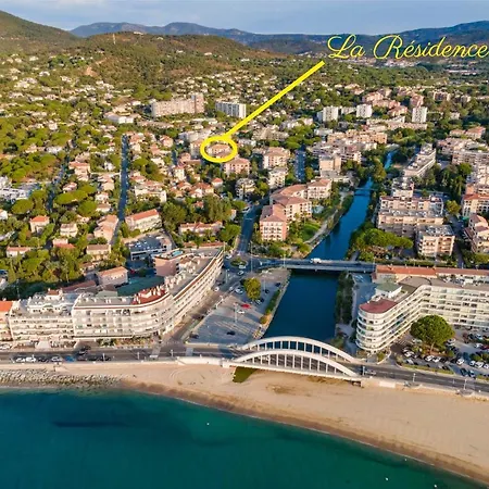 Apartment Studio Cabine Ensoleille En Plein Centre Dans Avec Piscine Sainte-Maxime