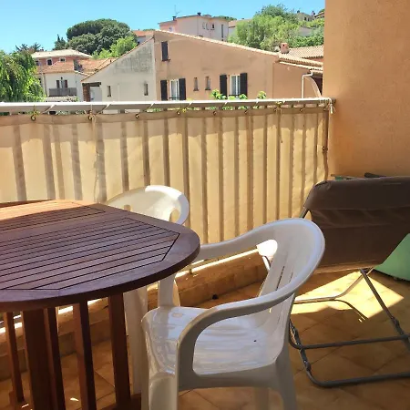 Studio Cabine Ensoleille En Plein Centre Dans Avec Piscine Sainte-Maxime
