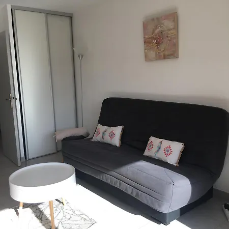 Studio Cabine Ensoleille En Plein Centre Dans Avec Piscine Sainte-Maxime