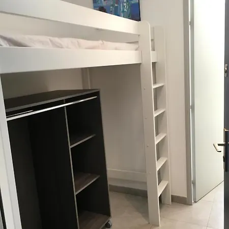 Studio Cabine Ensoleille En Plein Centre Dans Avec Piscine